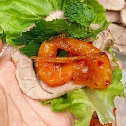 banh-trang-thit-luoc-an-voi-mam-tom-chua